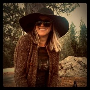 Meet your Posher, Carly